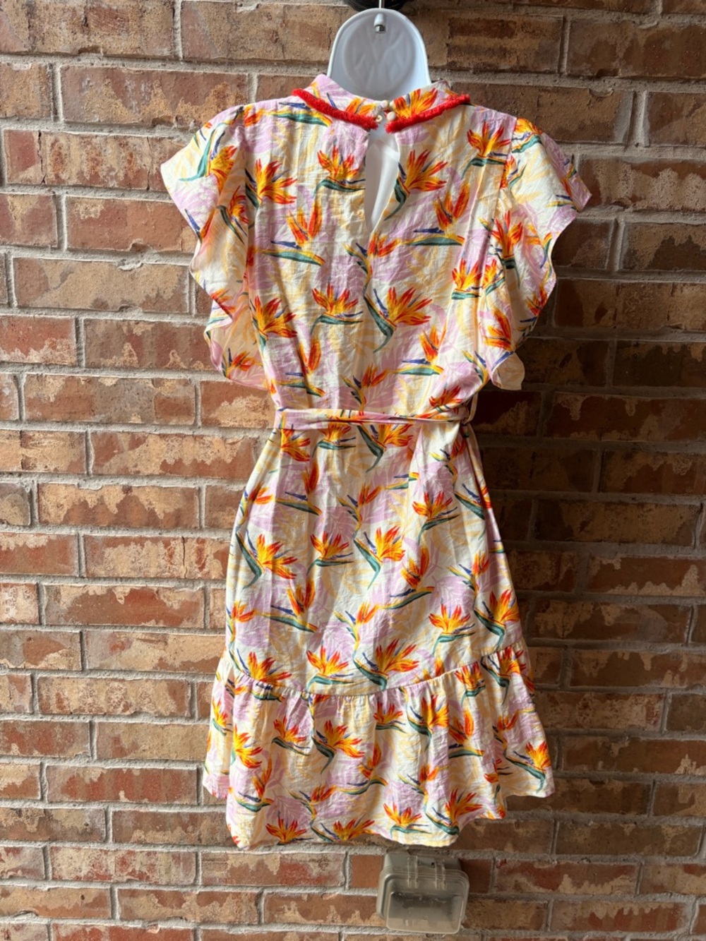 THML Floral Tie-Waist Flutter Sleeve Dress size small - Picture 4 of 6